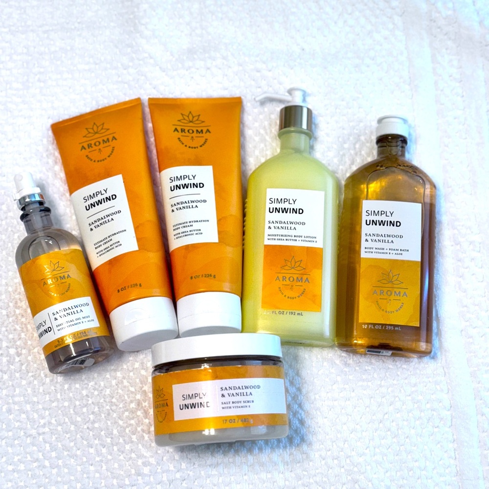 Bath & Body Works Simply Unwind set in Sandalwood and Vanilla scent.